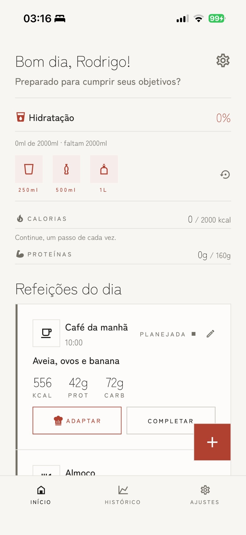 Tela real do Nüwa mostrando hidratação, metas de calorias e proteínas e as refeições planejadas do dia